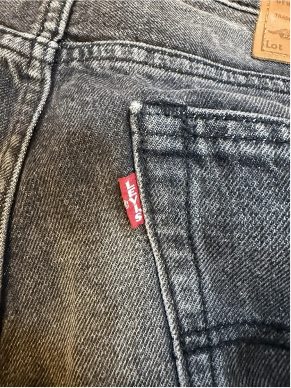 Levi's Premium Men's Gray Dark Wash Straight Regular Fit Denim Jeans 5-Pocket